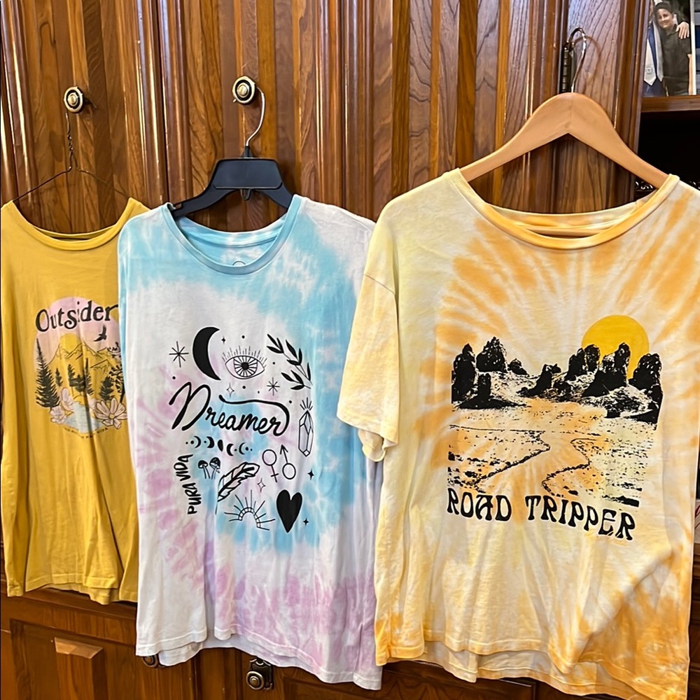 Pura Vida Tees
